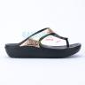 Черные шлепанцы CROCS Sloane Metallic Texture Flip