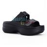 Черный Crocs Women's Saturday Platform Sandal